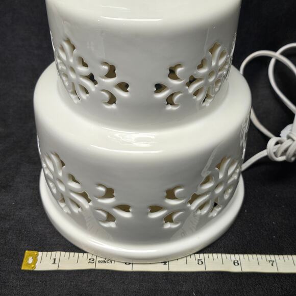 Cracker Barrell Love Birds Layered Wedding Cake Accent Light Home Decor - Picture 7 of 10